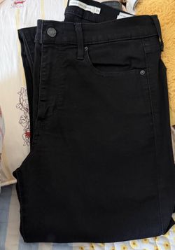 Women’s Black Levi’s