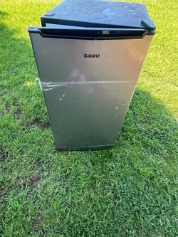 Mini fridge