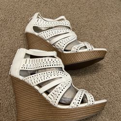 new women’s shoes (size 8.5)