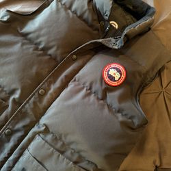 MENS USED CANADA GOOSE VEST MEDIUM BLACK