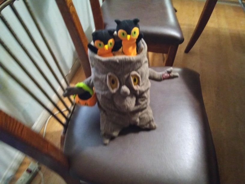Halloween Singing Plush Tree