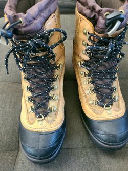 SOREL BOOTS LIKE NEW