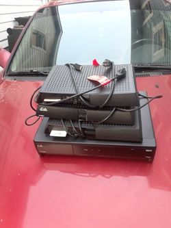 Dish 4 Of Them And 3 Remotes They Work  Fine