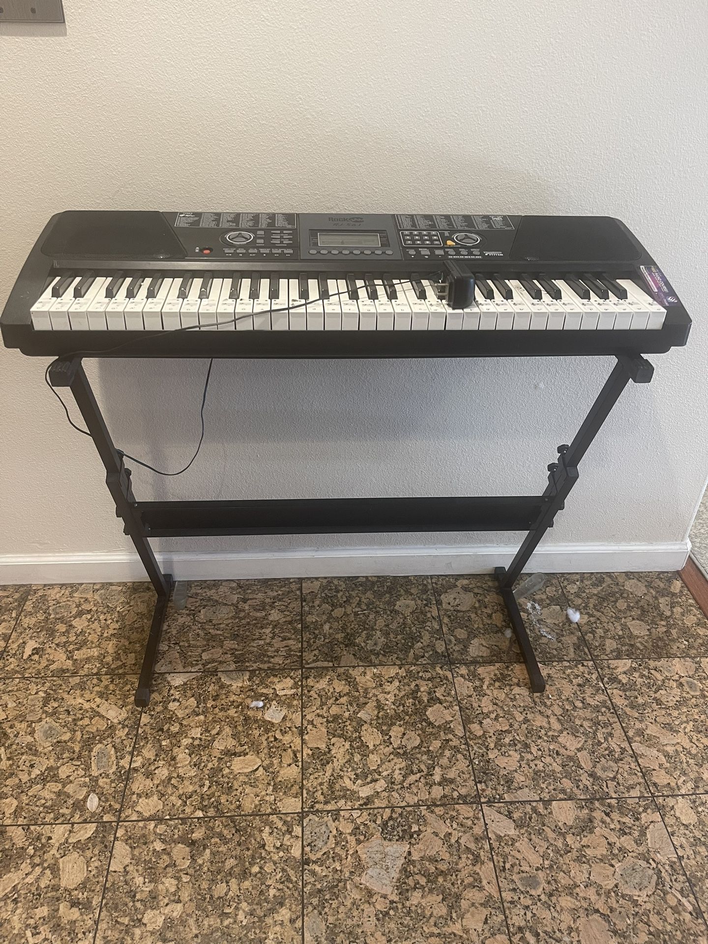 Electric Keyboard Piano