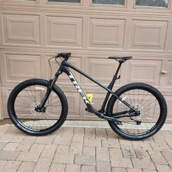 TREK ROSCOE 7 MOUNTAIN BIKE 29 ER 1 X 12 SPEED AIR SHOCK ROCKSHOX LOCKOUT FRONT SUSPENSION SETUP TUBELESS 2024 LIKE NEW CHECK MY OTHER BIKES 