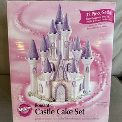 Wilton Romantic Castle Cake Set 
