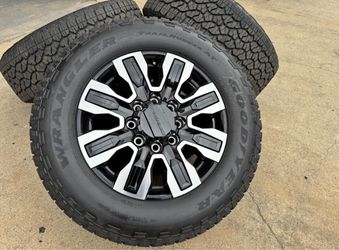 20" OEM 2025 GMC Sierra 2500HD Denali Ultimate Package Wheels Goodyear LT275/65R20 8x180