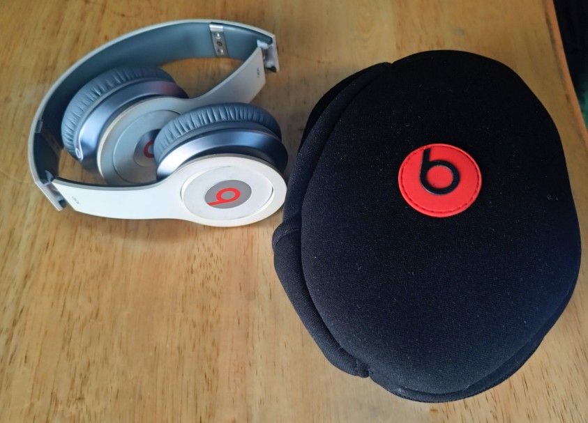Beats By Dr. Dre Solo HD Wireless Bluetooth Headphones 