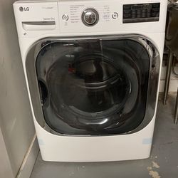LG 2018 Dryer In Perfect Condition
