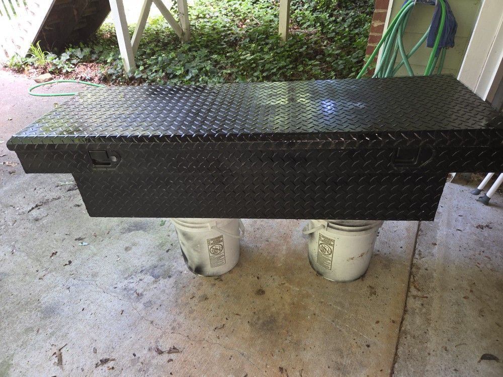 Smaller Truck Locking Tool Box