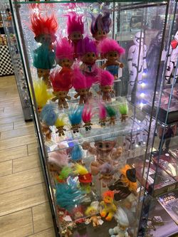 TROLLS