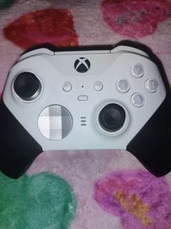 Selling Xbox elite controller in white