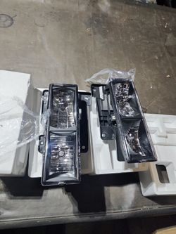  Chevrolet Silverado  & GMC Headlamps With Park Lamps Assembly 
