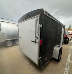 Enclosed trailer