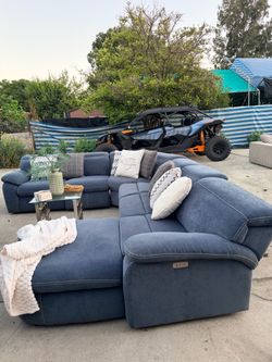 Blue sectional recliner couch 🛋️