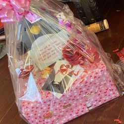 valentine’s day baskets, get one for you’re soulmate/family member only 40$ and up 