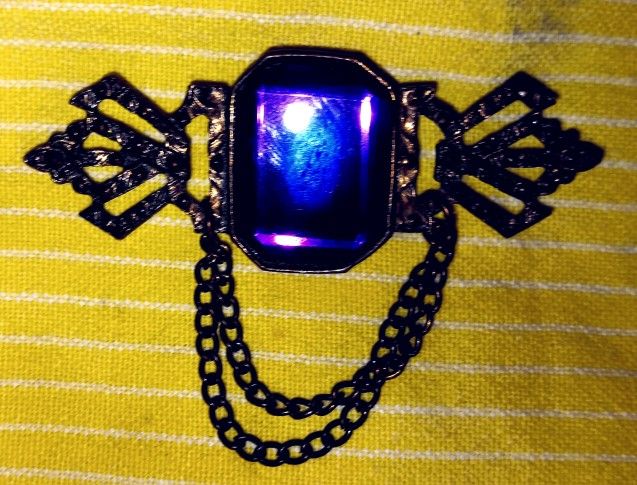 Vintage Costume Jewelry Brooch From 1940s