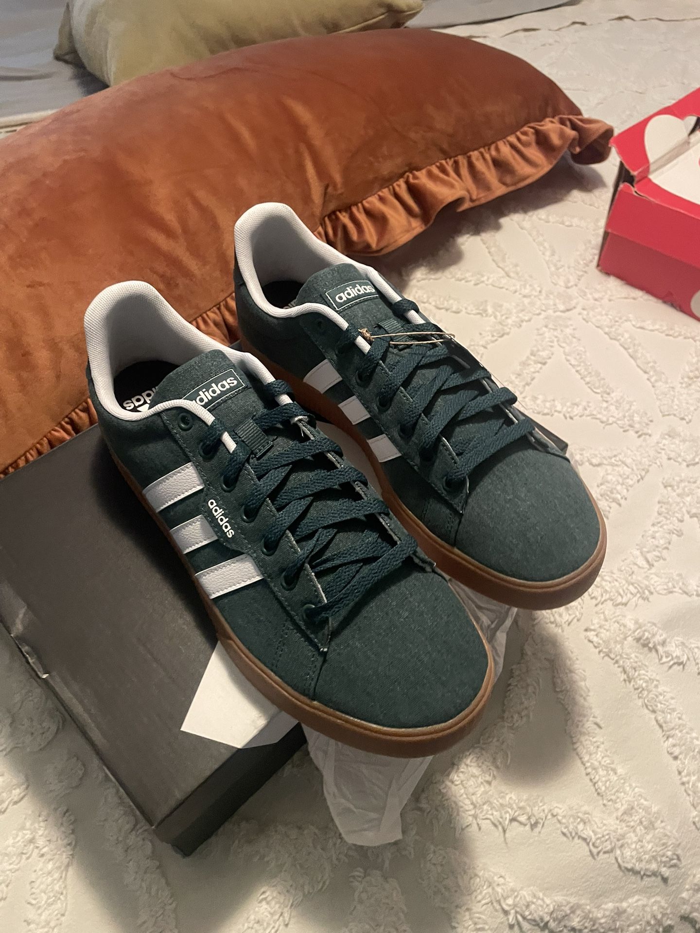 Adidas Hunter Green Daily 3.0. NEW! 10.5