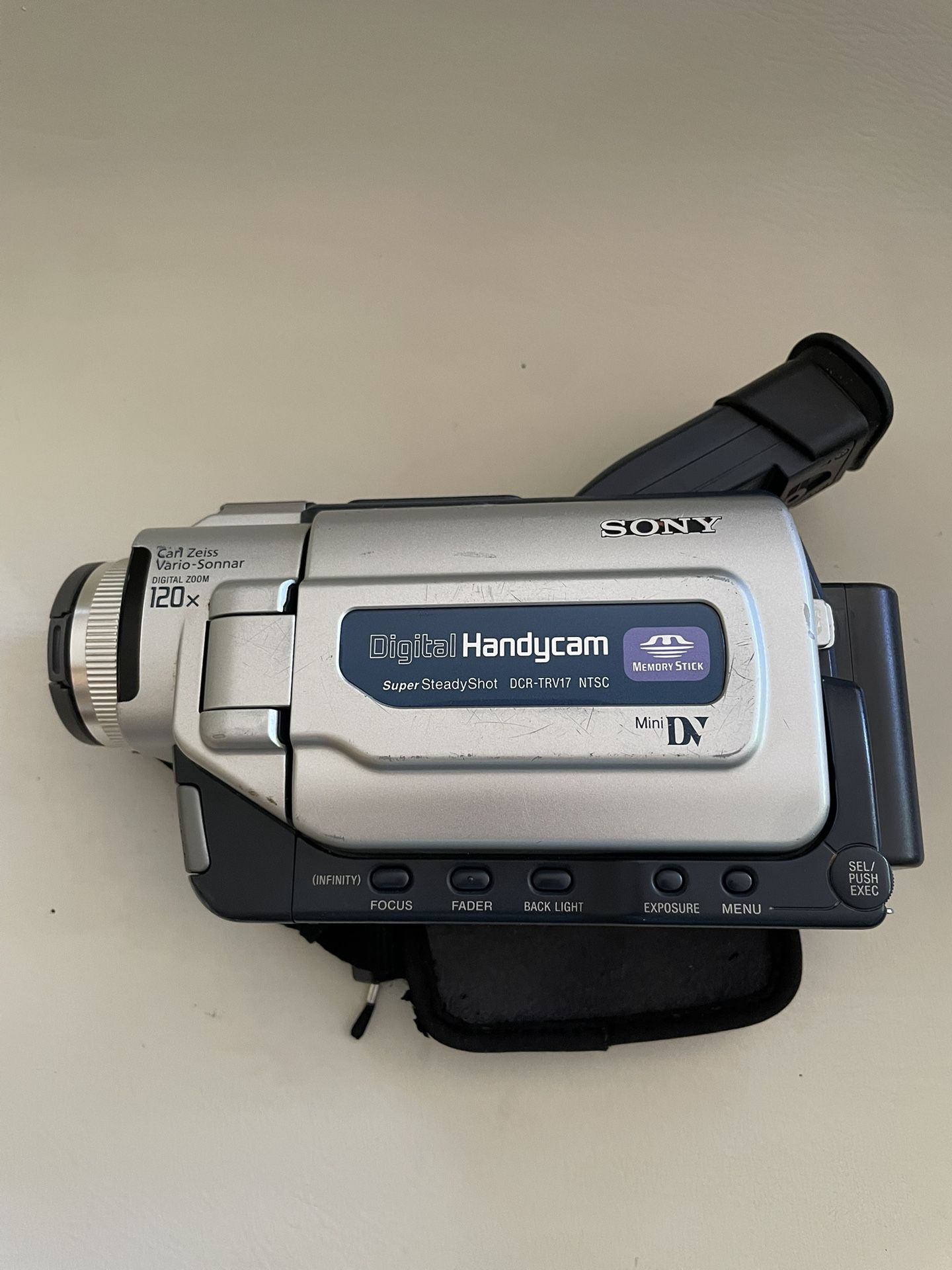 Sony Handycam DCR-TRV17 MiniDV Camcorder