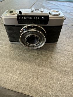 OLYMPUS-PEN EES-2 Camera 