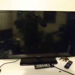 Tv 32+ Office Chair+ Monitor+Desk =150