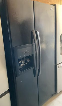 Amana Side By Side Black Refrigerator
