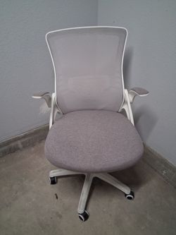 Neo Chair Gray Mesh Office Chair – Adjustable Arms, Swivel Base