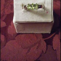 New S.Sterling Silver Marquee Cut Peridot Ring Size 7