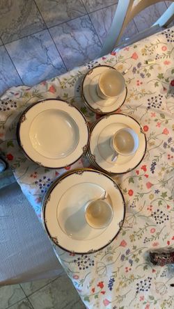 Vintage china plate set