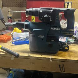 Makita Rotary Drill And Vacuum Attachment 