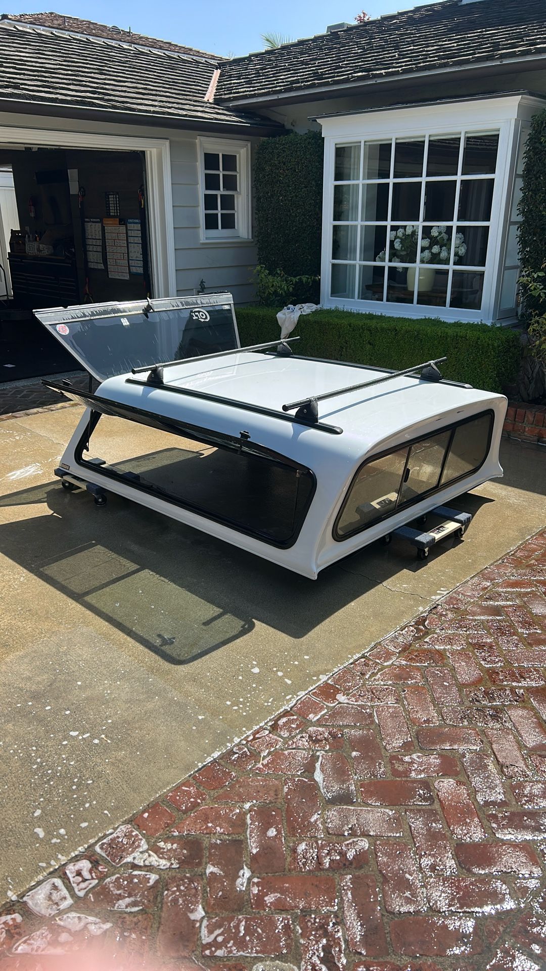 A.R.E. Camper Shell Full Size 6’6” Bed