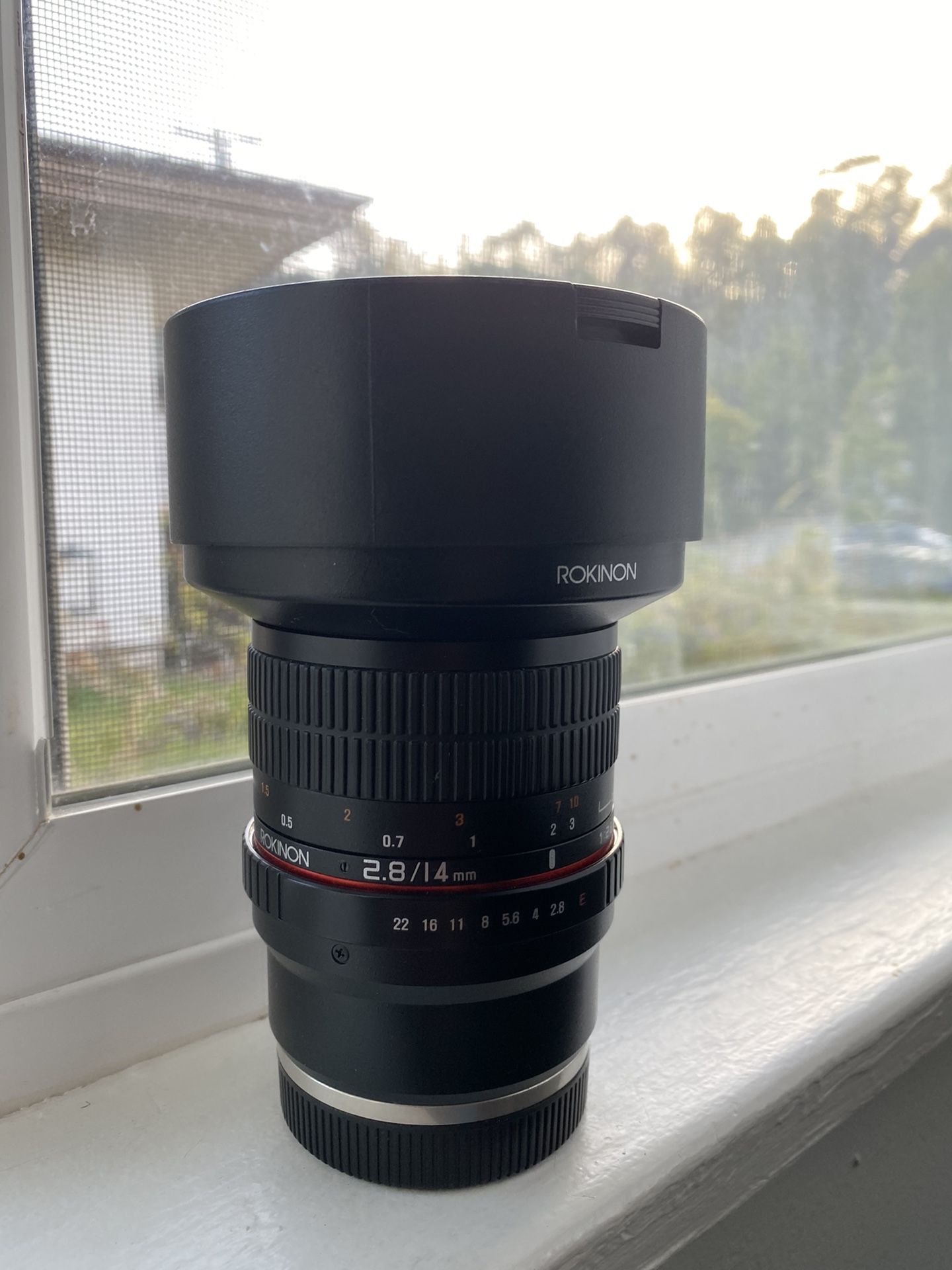 ROKINON E-MOUNT 14mm ultra wide PERFECT CONDITION