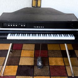 Yamaha CP-70B acoustic electric paino