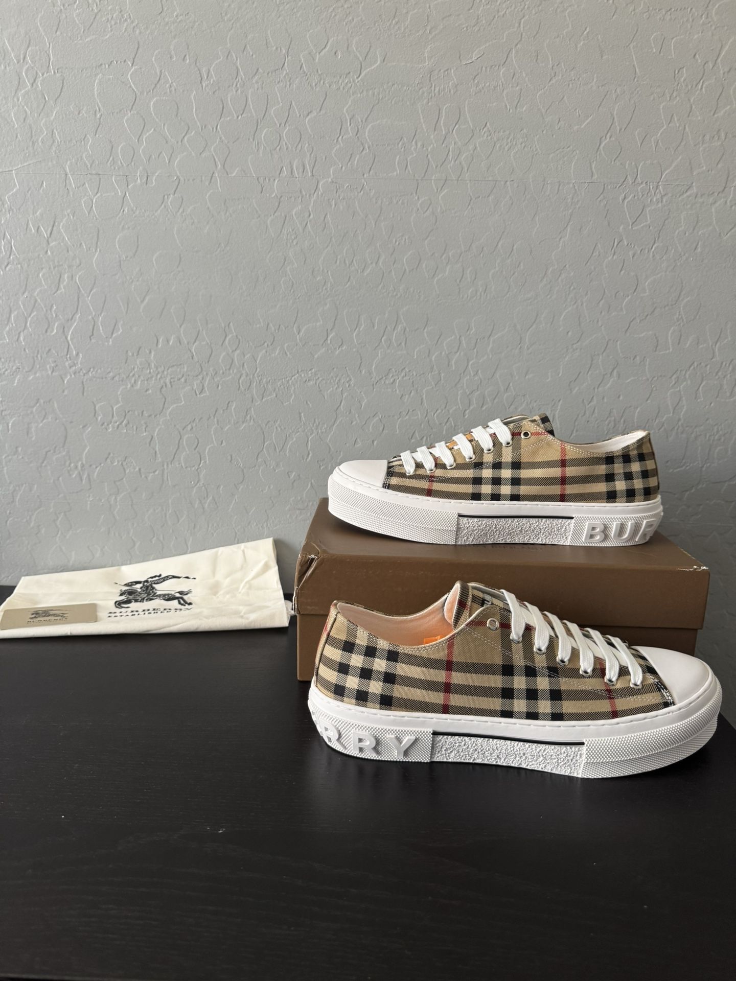BurBerry shoes men