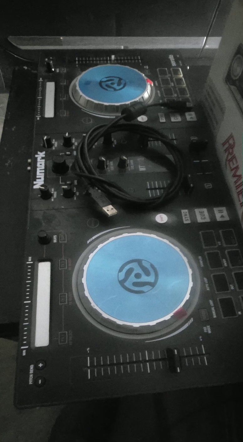 DJ PARTY MIX CONTROLLER