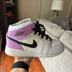 Nike Air Jordan 1 Mid Kids 4Y White Purple – Great Condition 