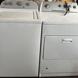 Whirlpool Heavy Duty Washer & Gas Dryer 