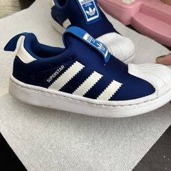  Kids Adidas slip on shoes size 11