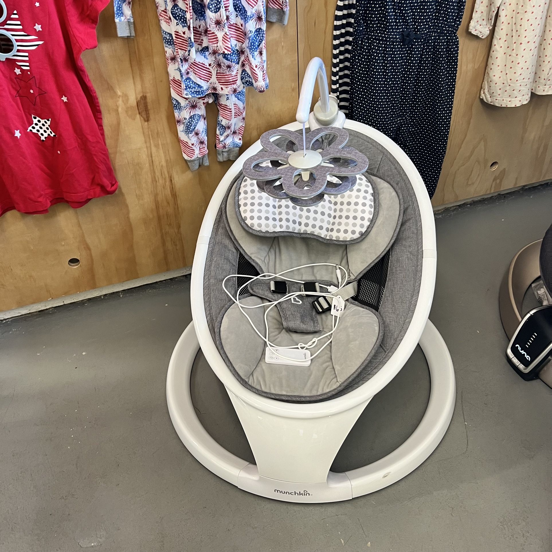 Munchkin Swing