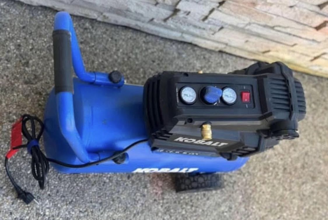 Kobalt 8-Gallon Portable Electric 150 PSI Horizontal Air Compressor