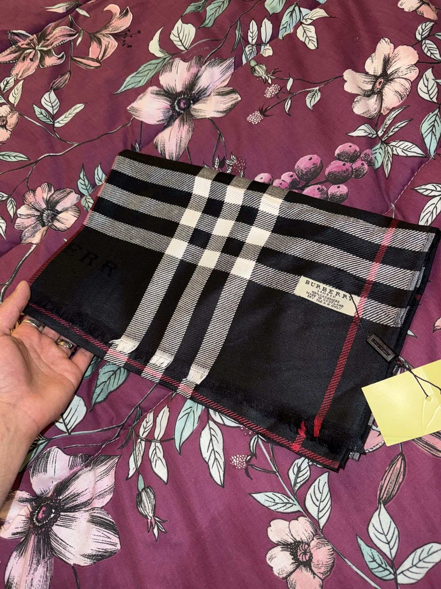 Authentic And Brand New Burberry Black Check Pure Cashmere Scarf For Men And Women