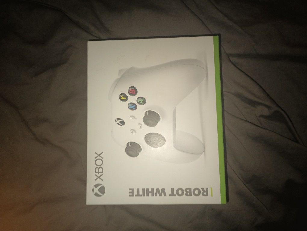 Robot White Xbox Controller