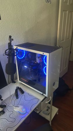 Gaming pc (Rtx 2070, Ryzen 7, 16 GB ram, 2 TB storage, plug and play)