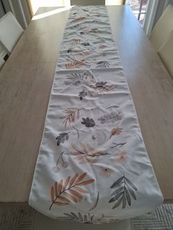 Floral Leaf Print Table Runner