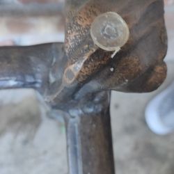 Beautiful heavy high quality end table frame need glass 100cm * 50cm