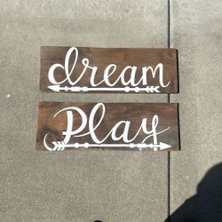  Customized Dream & Play Wood Signs