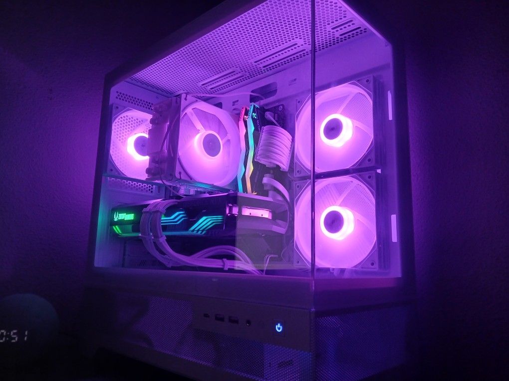 All white Gaming PC