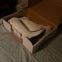 ACME Woman’s Cowgirl Boots Brand new While