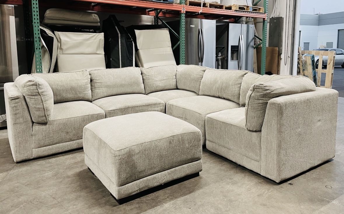 LIKE NEW 6 PIECE MODULAR SECTIONAL