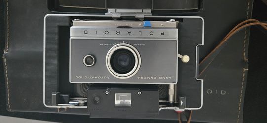 Polaroid Automatic 100 Land Camera Minoi w Case and Supply Box
